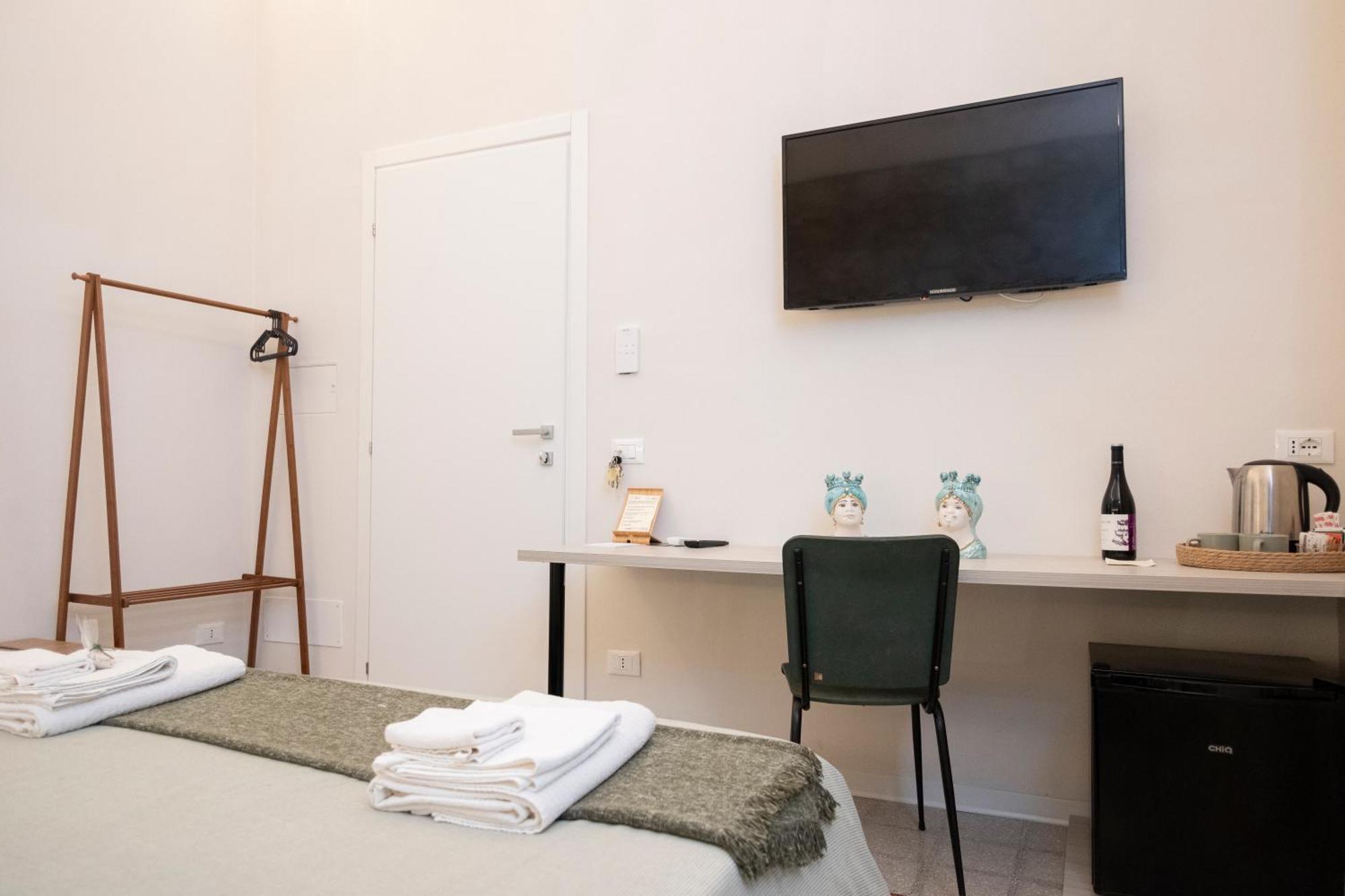 Bassi77 - Rooms & Apartments Трапани Екстериор снимка